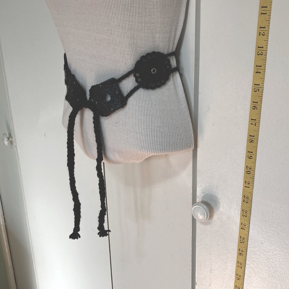 Black & Silver Tooled Leather & Silver Metal Medallions Boho Bohemian Belt - Picture 5 of 14